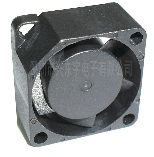 微型橫流風(fēng)扇‘老虎頭上的虱子’四兩撥千斤。