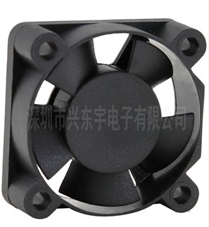 電飯煲散熱風扇轉子平衡軸心在哪里？