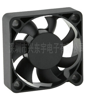 舞臺燈光散熱風(fēng)扇不僅是舞臺燈光壽命的延長者，更能保護(hù)自己